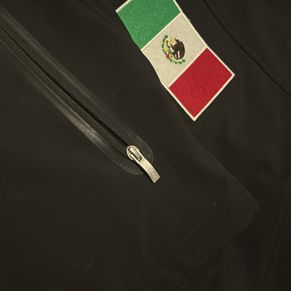 Ariat Black Jacket with Flag Patch - Picture 3 of 7